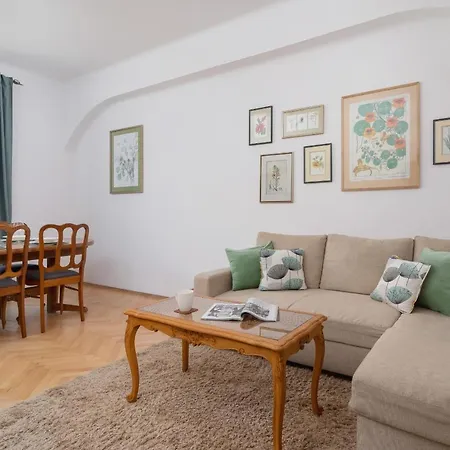 Spacious Retro Apartment In The Center Of Cracow By Noclegi Renters Krasków Eksteriør bilde
